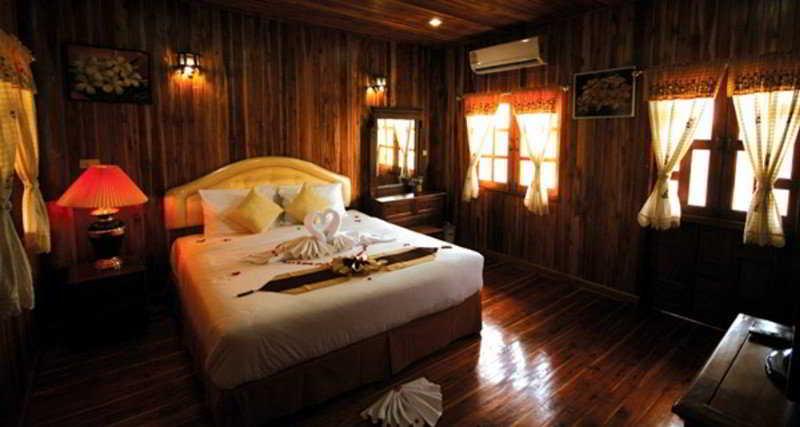 Yuwadee Resort Chalong Bagian luar foto
