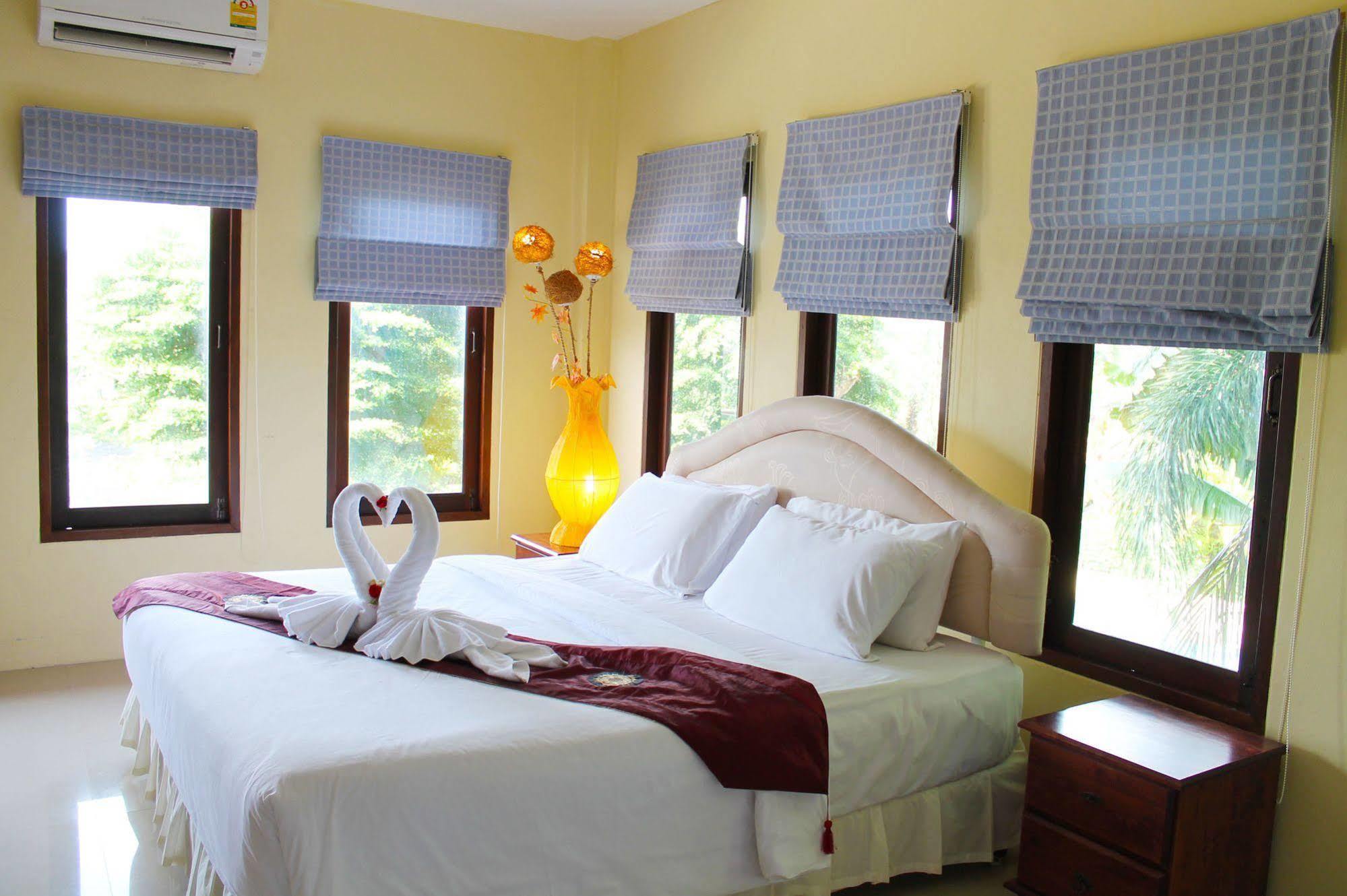 Yuwadee Resort Chalong Bagian luar foto