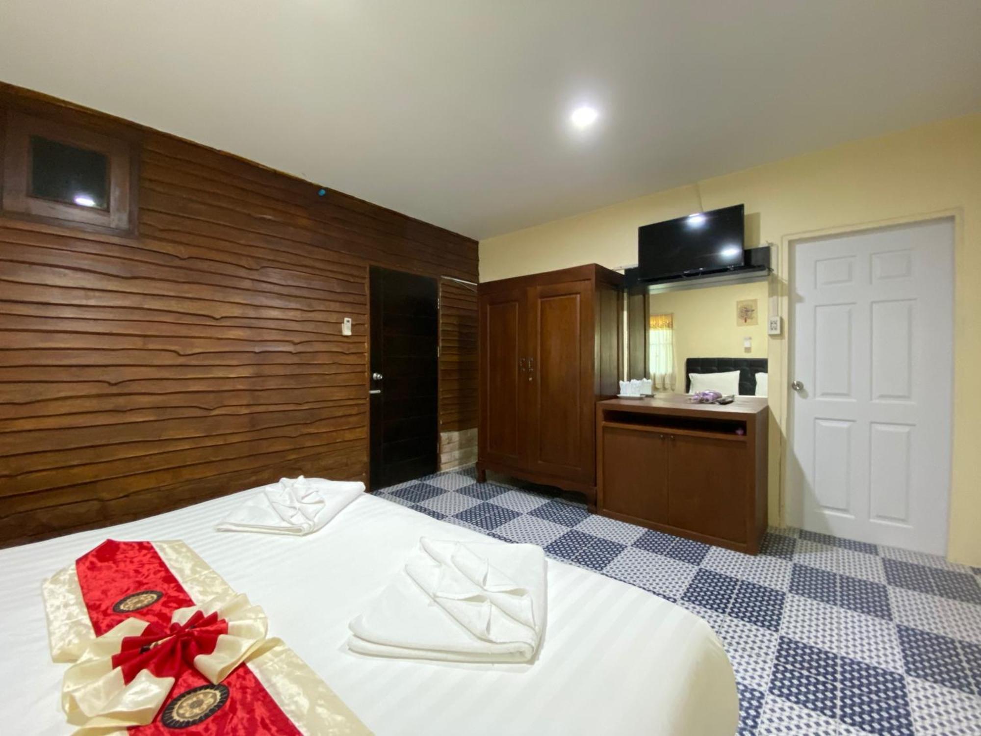 Yuwadee Resort Chalong Bagian luar foto